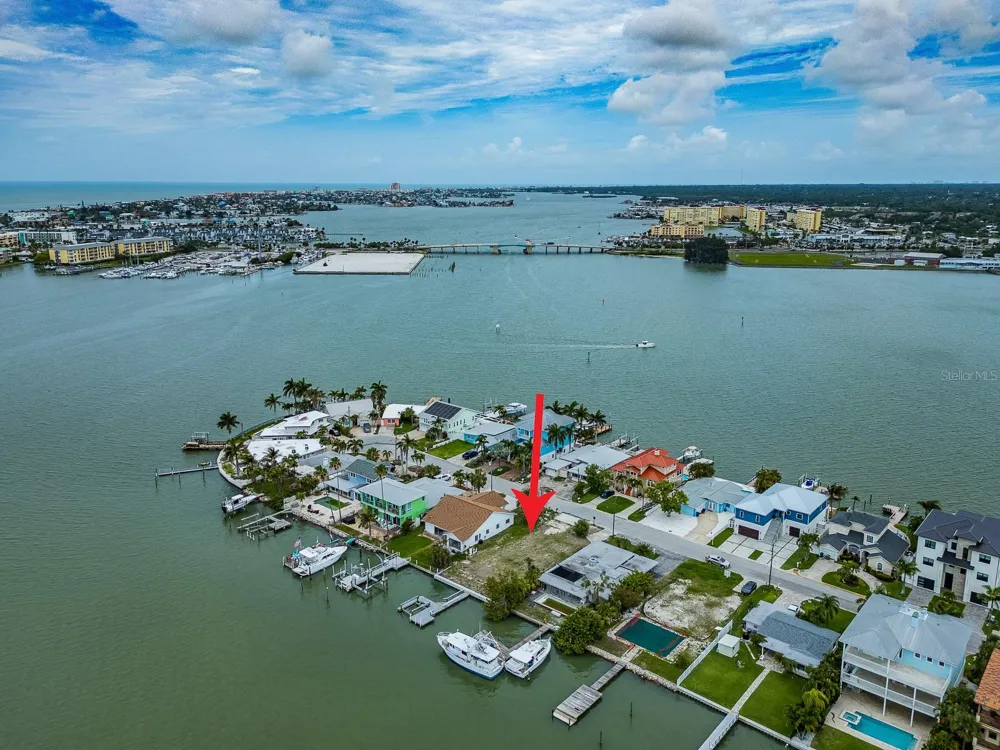 813 BAY POINT DRIVE Madeira Beach, FL 33708