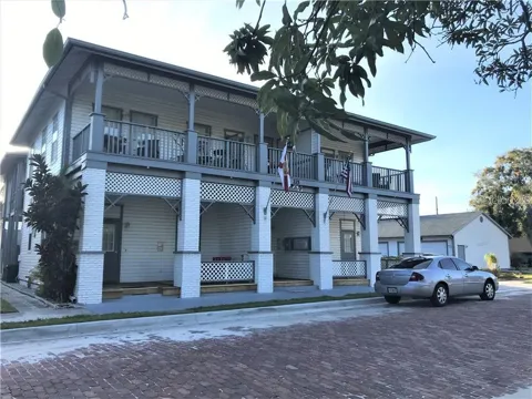 215 GOLDSTEIN STREET #4