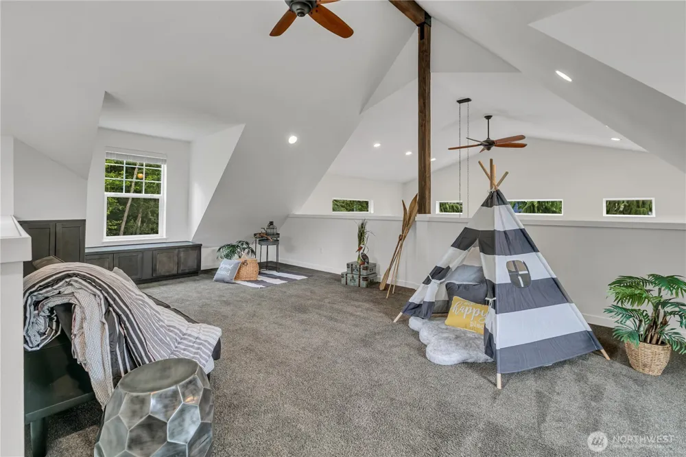 19220 5th Street E Lake Tapps, WA 98391