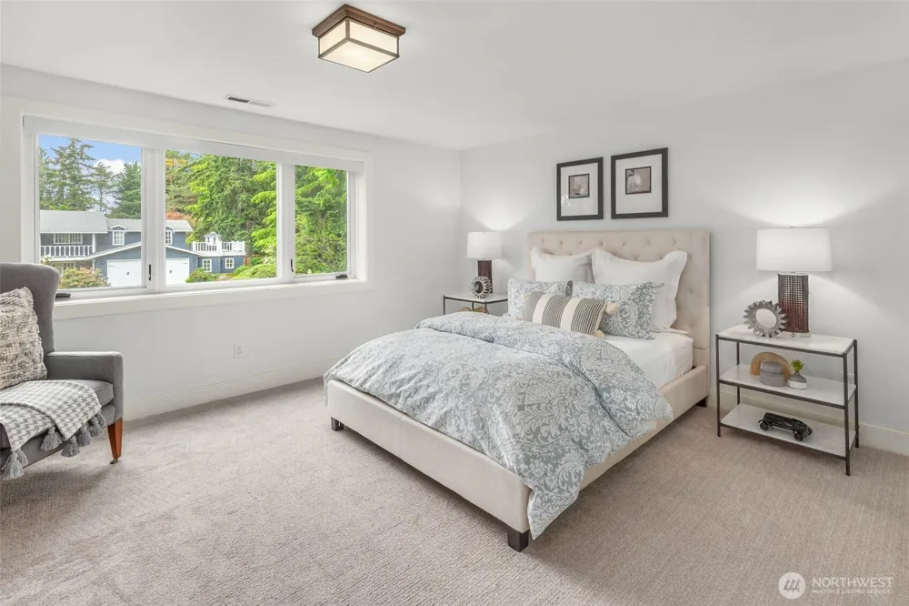 8425 NE 22nd Place Clyde Hill, WA 98004