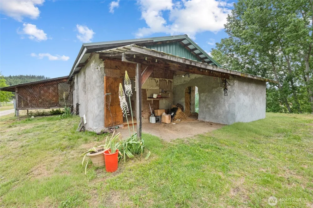 637 Hwy 20 E Colville, WA 99114