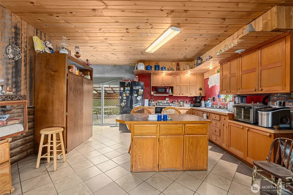 637 Hwy 20 E Colville, WA 99114
