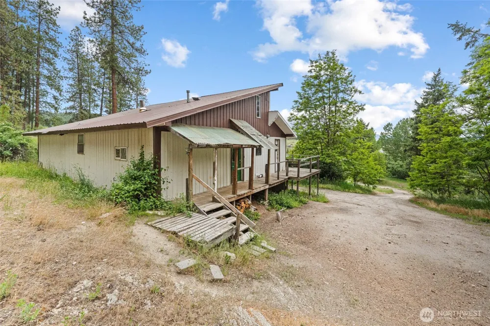 637 Hwy 20 E Colville, WA 99114