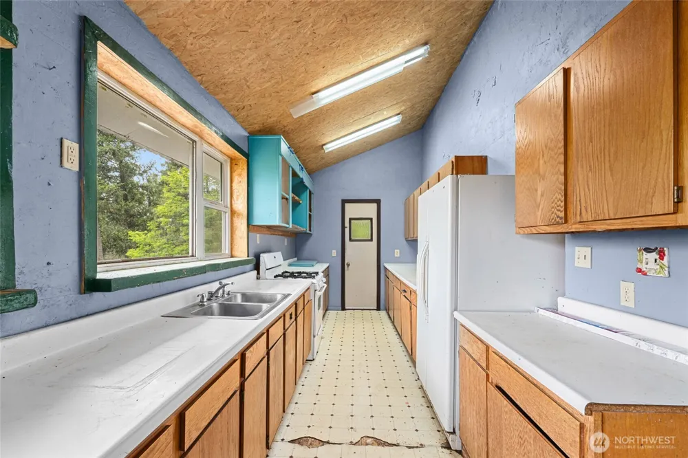 637 Hwy 20 E Colville, WA 99114