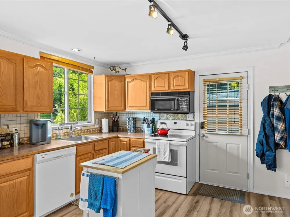 6819 Olive Avenue Stanwood, WA 98292