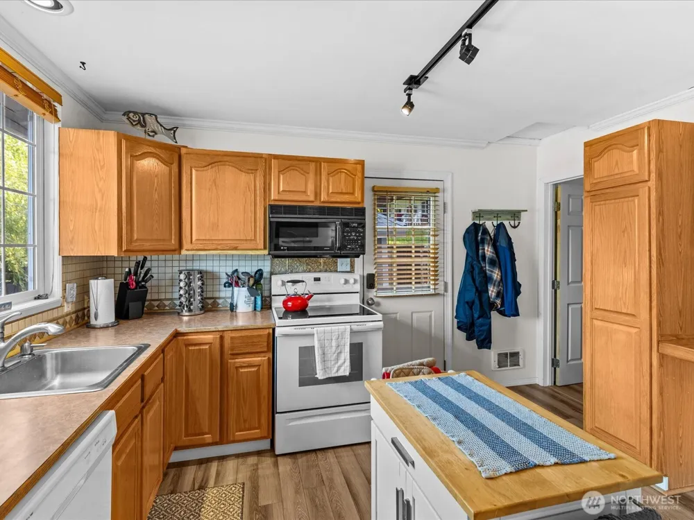 6819 Olive Avenue Stanwood, WA 98292