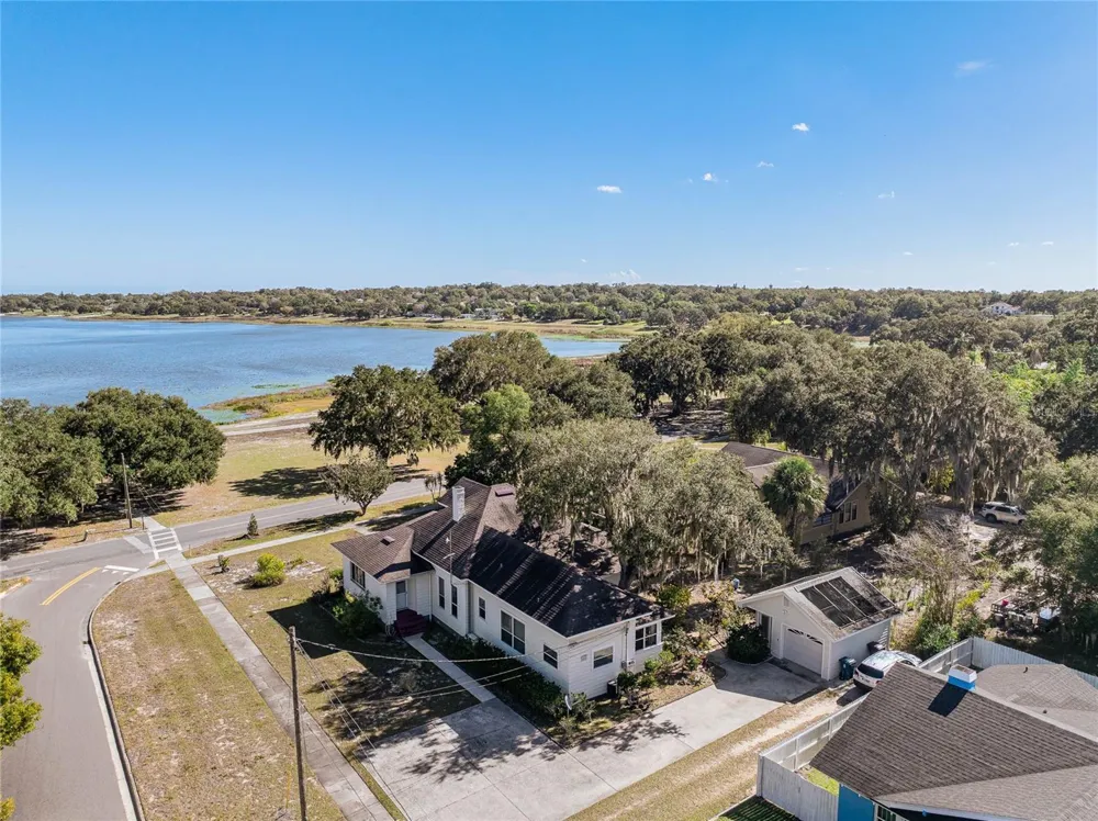 102 S LAKESHORE BOULEVARD Lake Wales, FL 33853