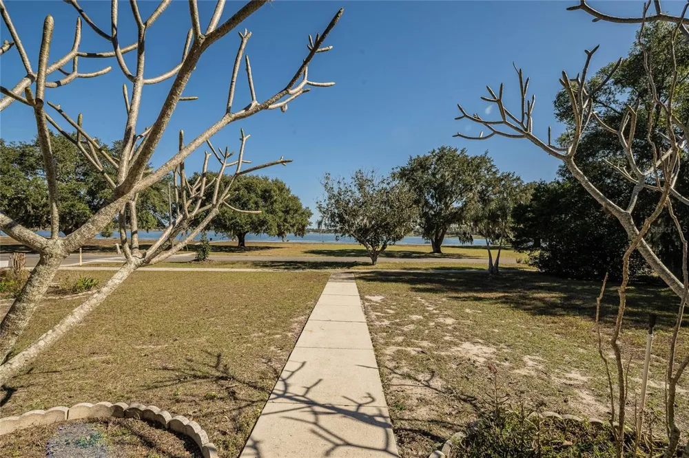 102 S LAKESHORE BOULEVARD Lake Wales, FL 33853
