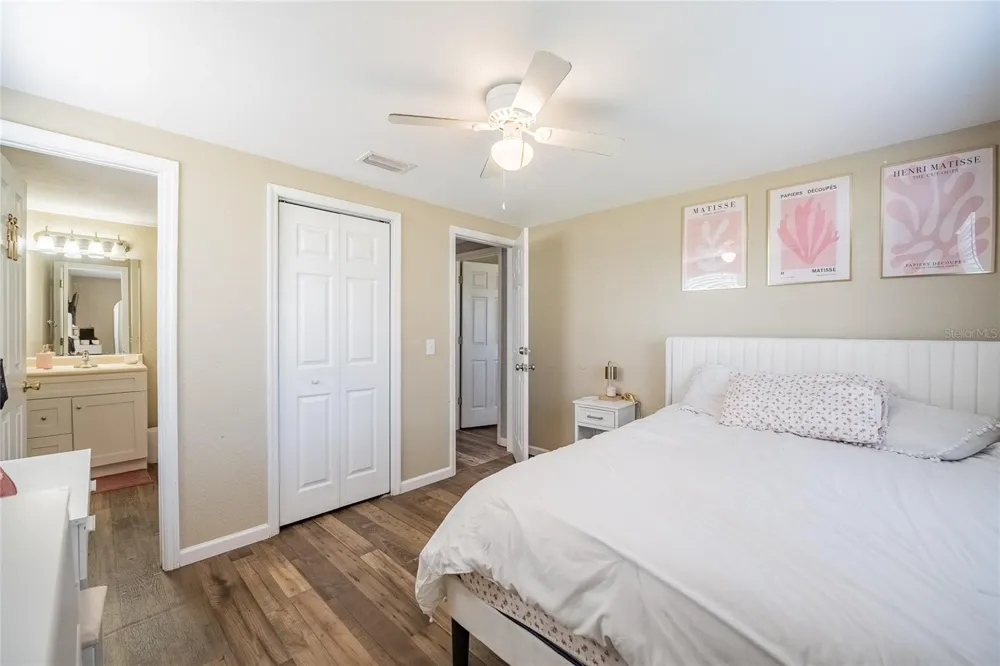 729 E LAKE AVENUE Eagle Lake, FL 33839