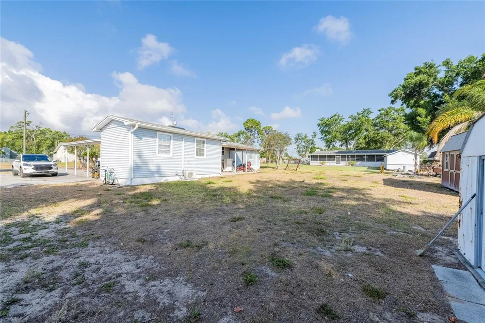 729 E LAKE AVENUE Eagle Lake, FL 33839