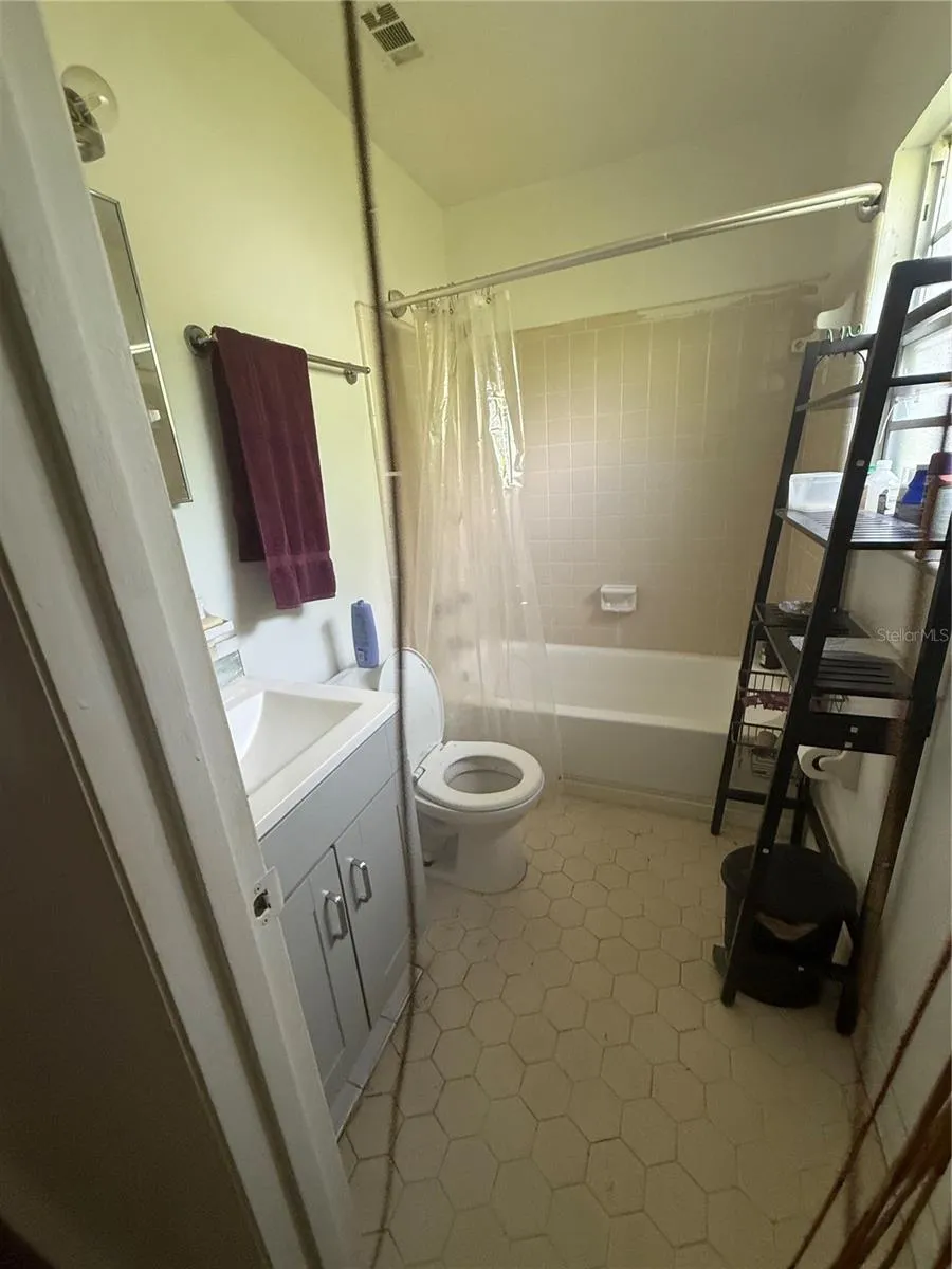 2188 NW 42ND AVENUE Gainesville, FL 32605