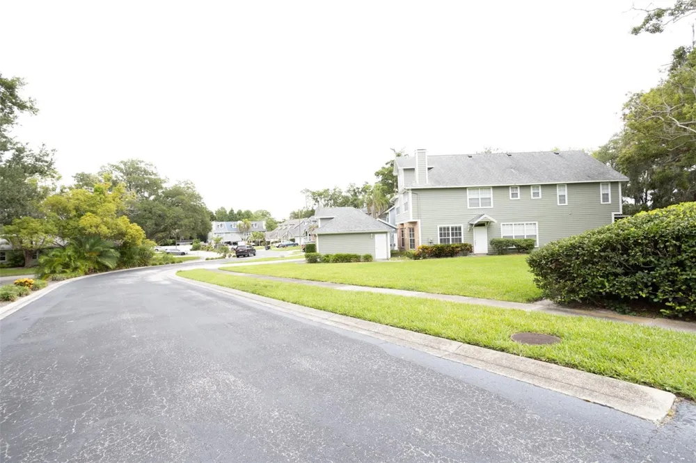 2740 HAMBLE VILLAGE LANE Palm Harbor, FL 34684