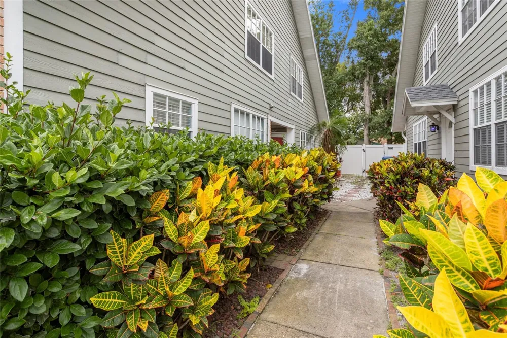 2740 HAMBLE VILLAGE LANE Palm Harbor, FL 34684