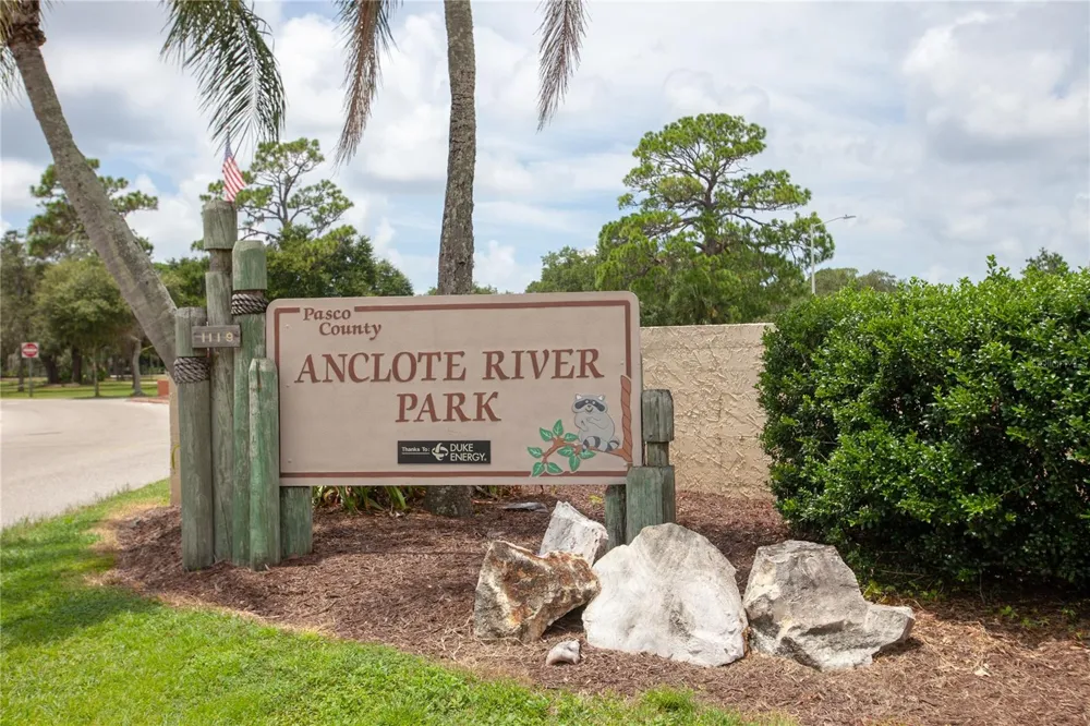 2740 HAMBLE VILLAGE LANE Palm Harbor, FL 34684
