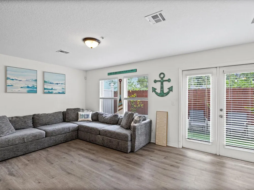 553 LUSARA COURT Dunedin, FL 34698