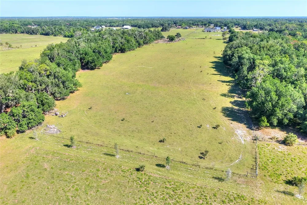 18100 DORMAN ROAD Lithia, FL 33547