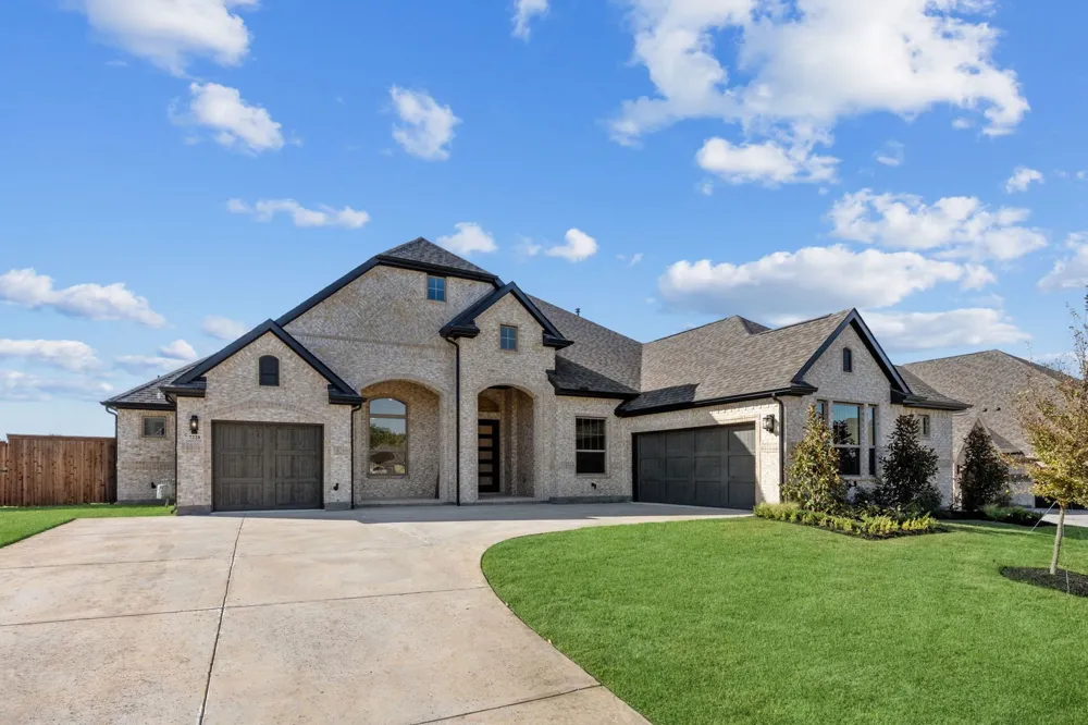 11220 Hickory Falls Drive Argyle, TX 76226