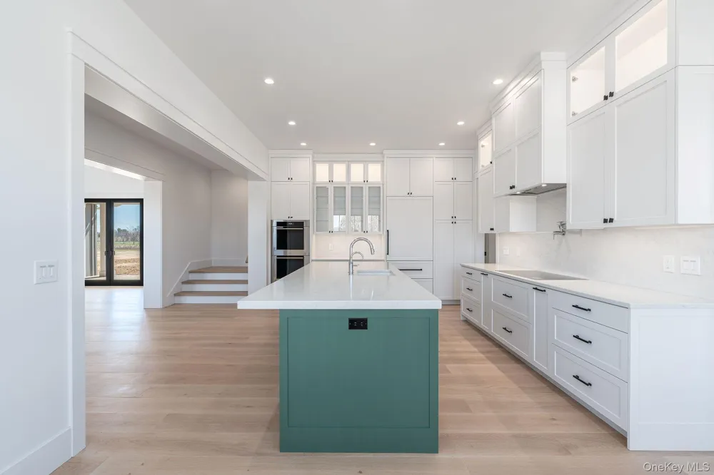 35 Club Drive Baiting Hollow, NY 11933