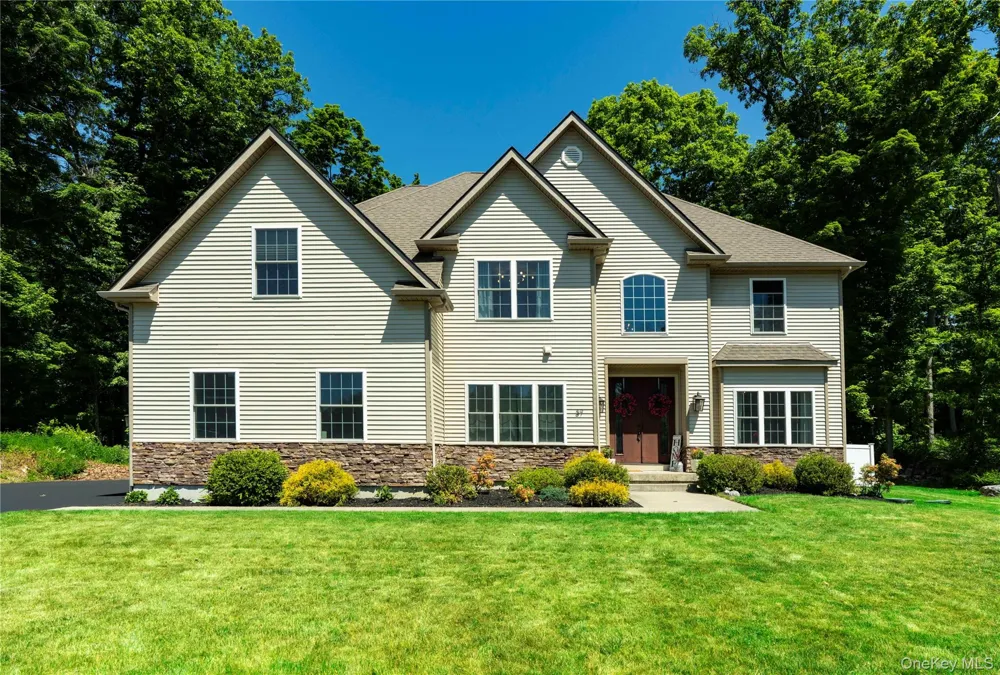 37 Biltmore Drive Hopewell Junction, NY 12533