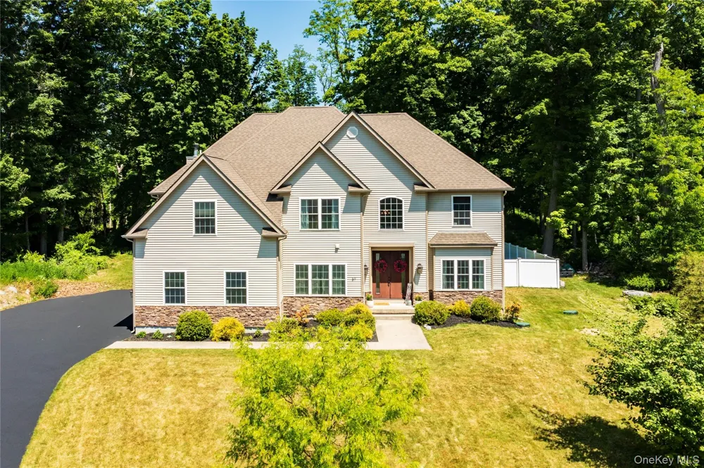 37 Biltmore Drive Hopewell Junction, NY 12533