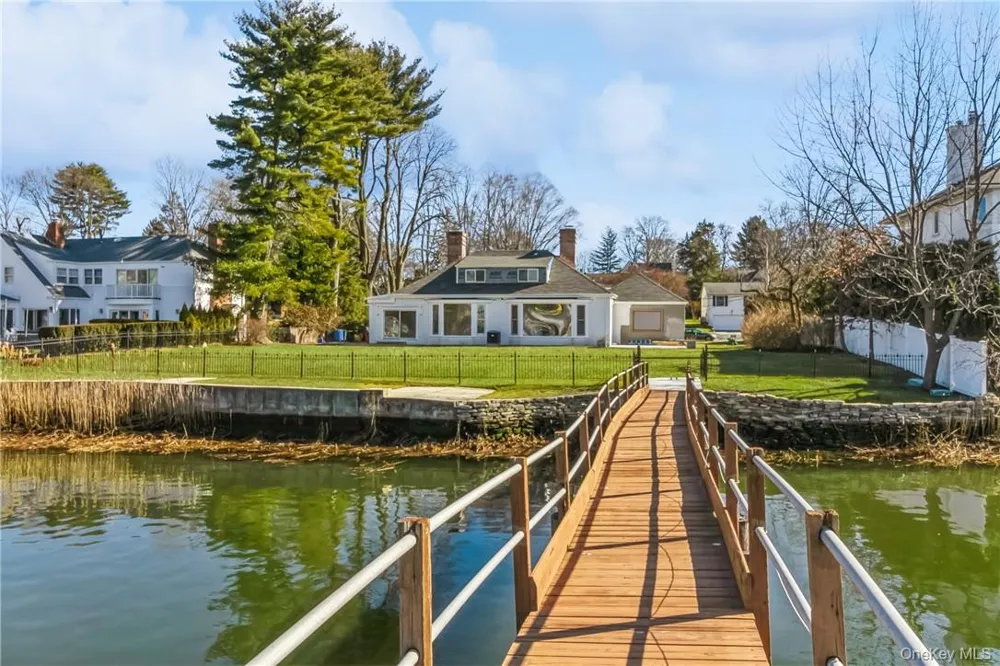 632 Shore Acres Drive Mamaroneck, NY 10543