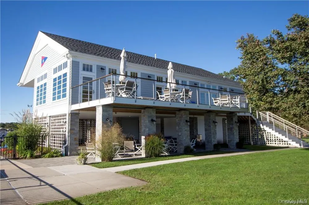 632 Shore Acres Drive Mamaroneck, NY 10543