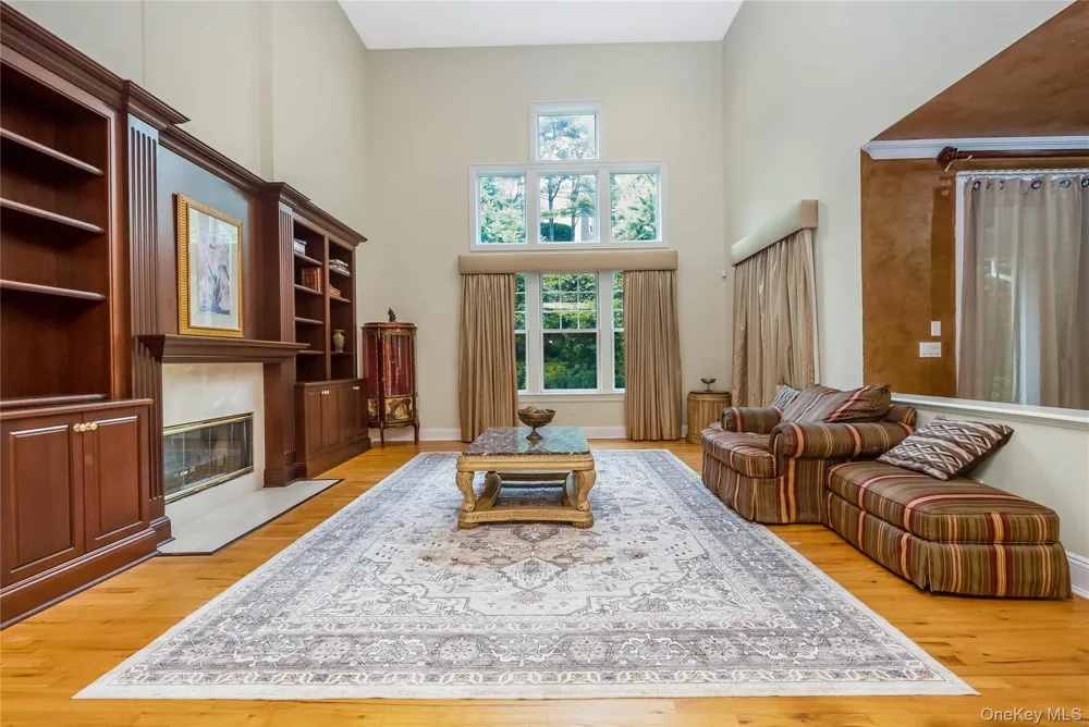 47 Pembroke Drive Glen Cove, NY 11542