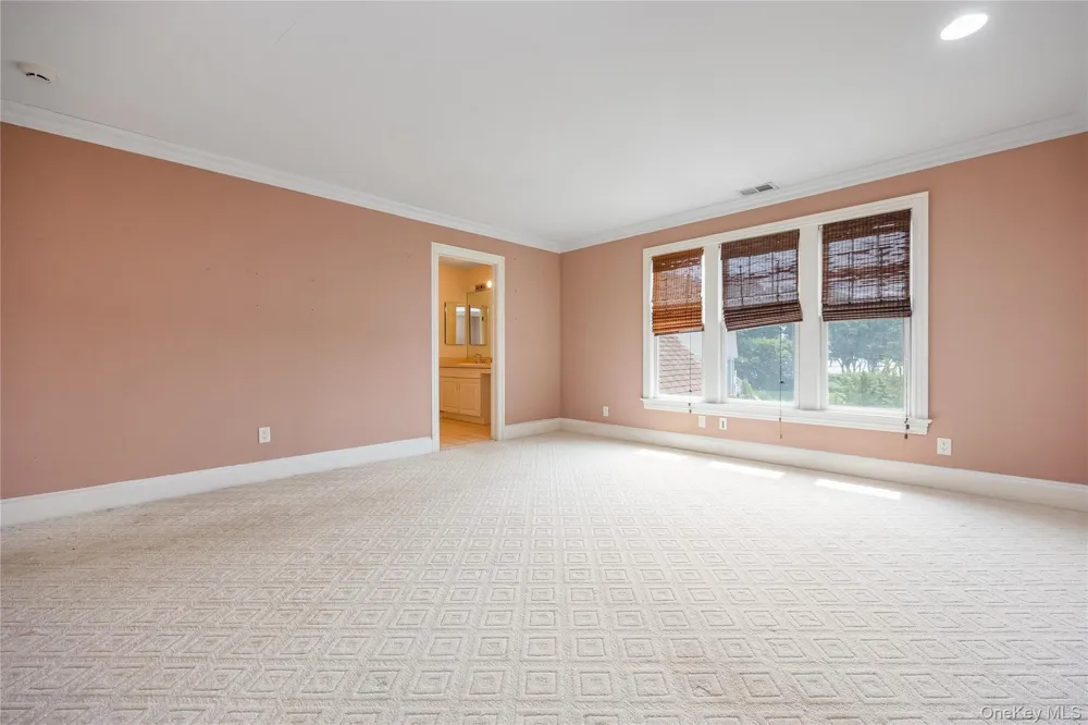 47 Pembroke Drive Glen Cove, NY 11542