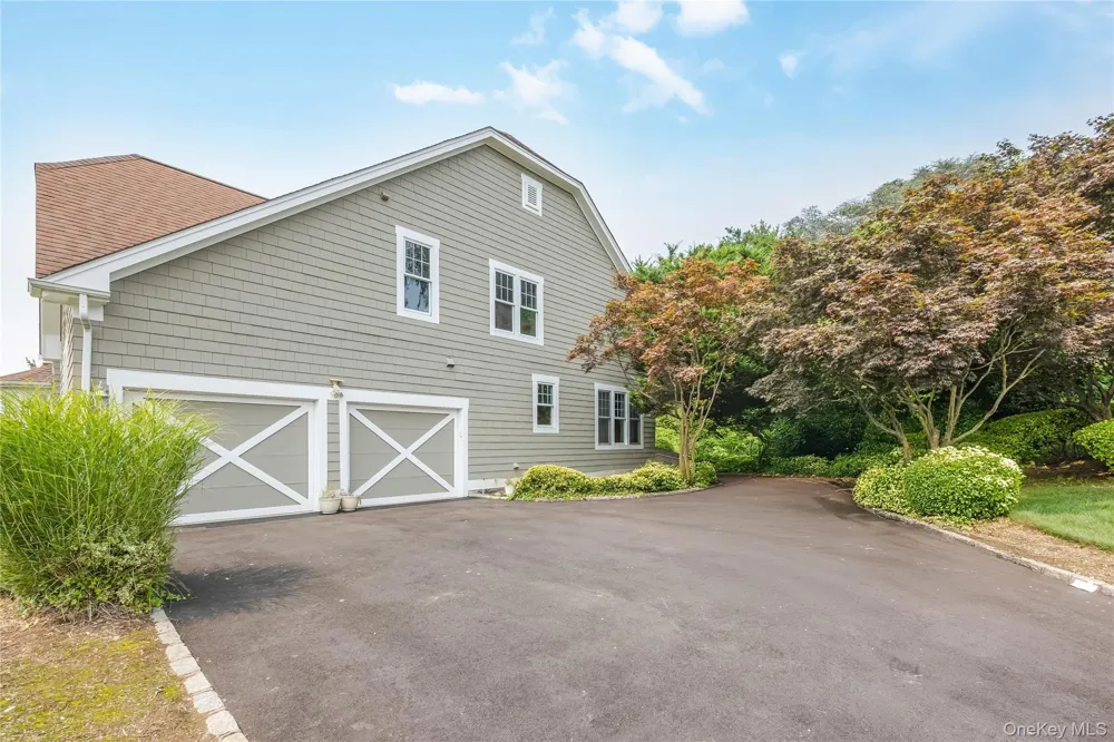 47 Pembroke Drive Glen Cove, NY 11542
