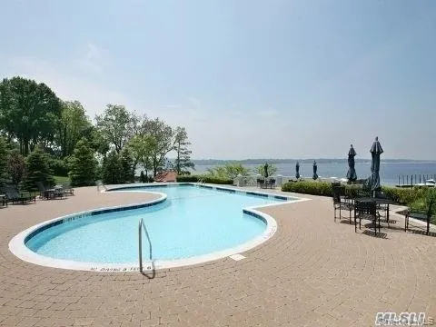 47 Pembroke Drive Glen Cove, NY 11542
