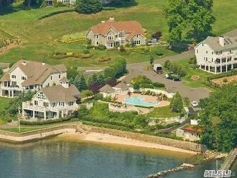 47 Pembroke Drive Glen Cove, NY 11542