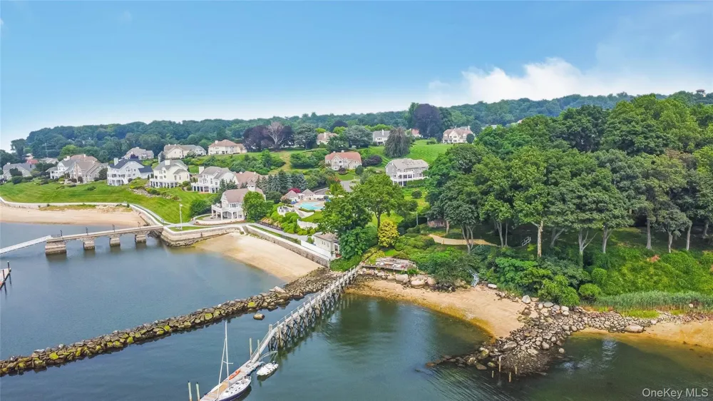 47 Pembroke Drive Glen Cove, NY 11542