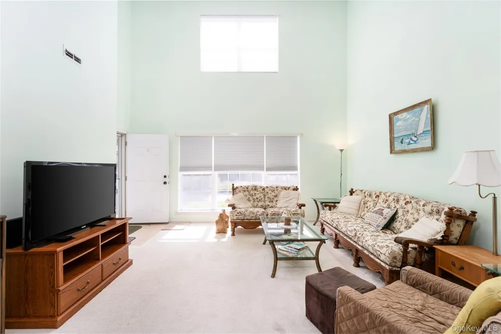 5 Robert Lane #5 Middle Island, NY 11953