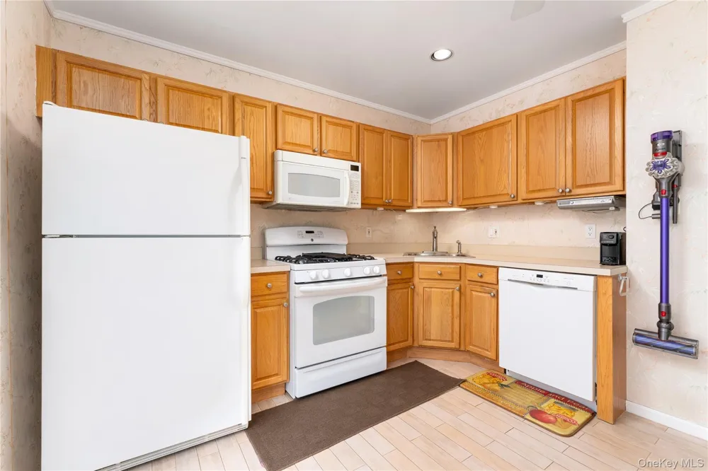 5 Robert Lane #5 Middle Island, NY 11953