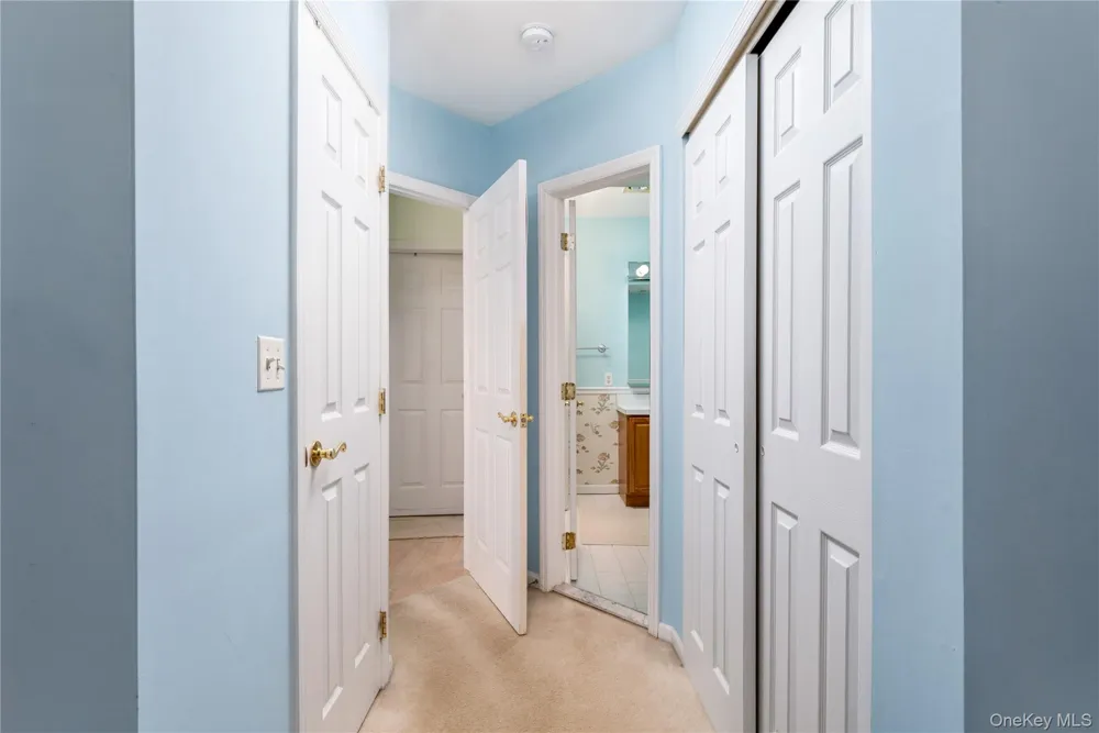 5 Robert Lane #5 Middle Island, NY 11953