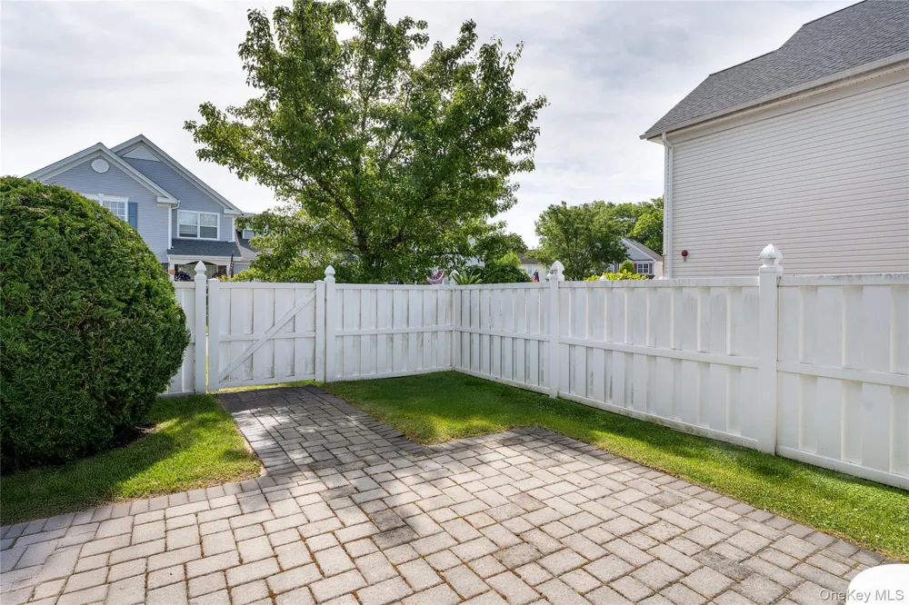 5 Robert Lane #5 Middle Island, NY 11953