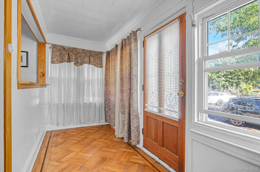 225-13 95th Avenue Floral Park, NY 11001