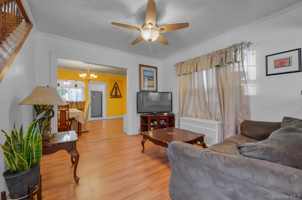 225-13 95th Avenue Floral Park, NY 11001