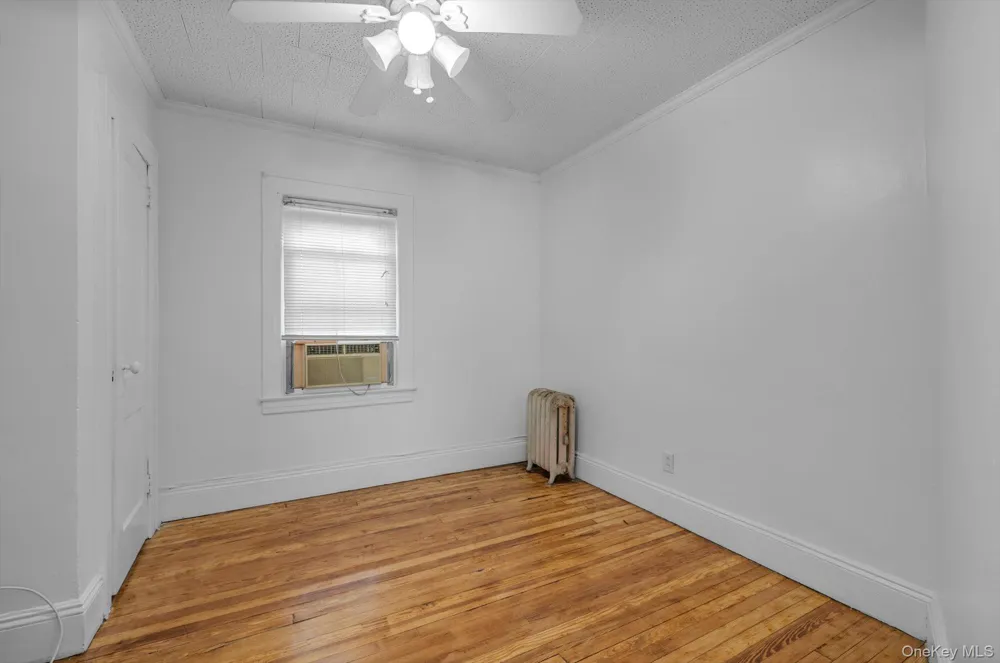 225-13 95th Avenue Floral Park, NY 11001
