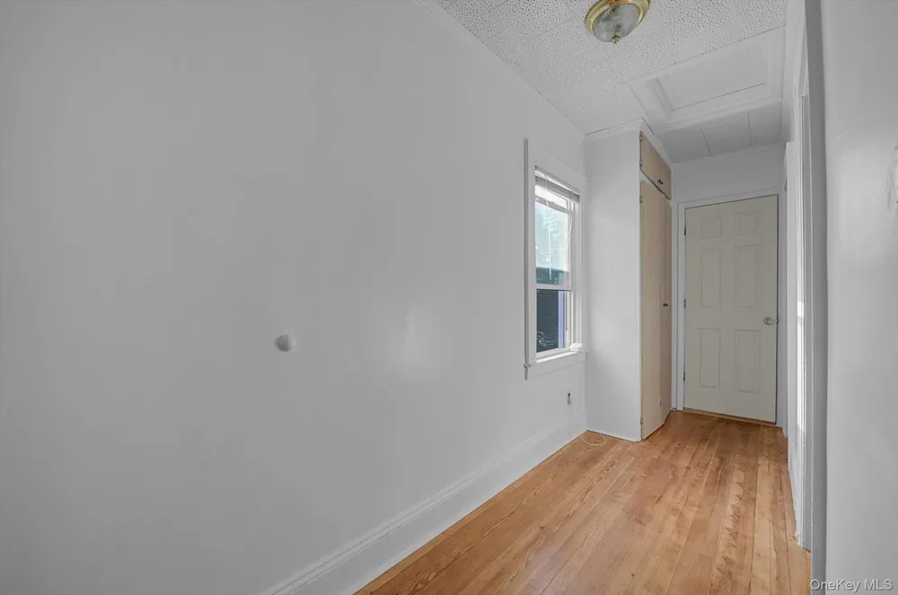 225-13 95th Avenue Floral Park, NY 11001