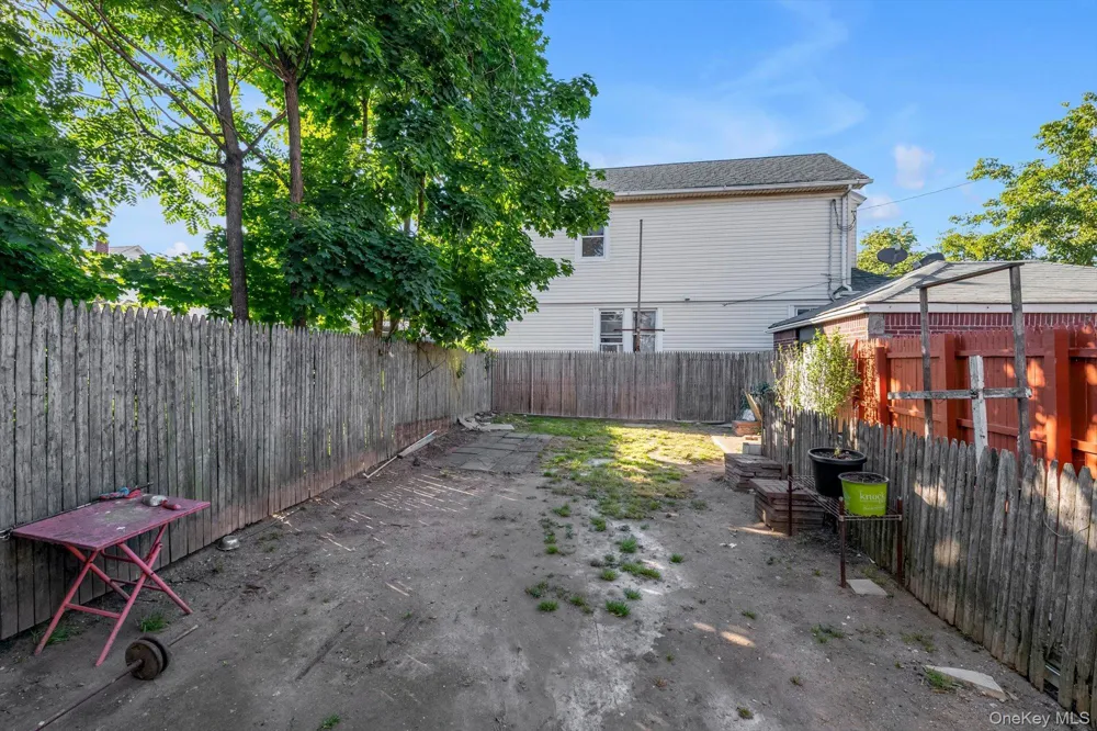 225-13 95th Avenue Floral Park, NY 11001