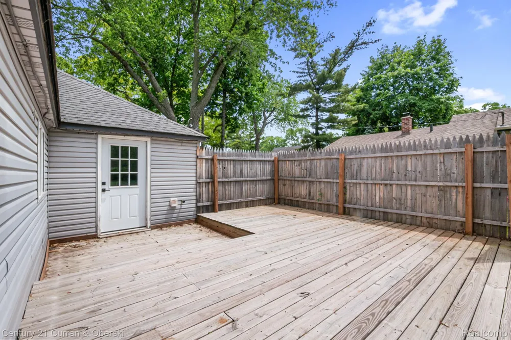 2374 Lakena Road West Bloomfield Charter Township, MI 48324