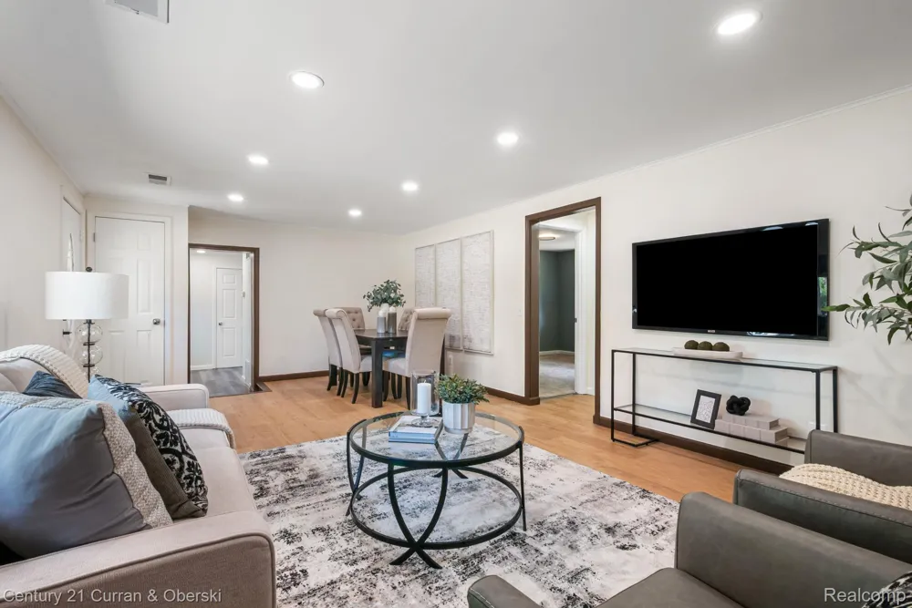 2374 Lakena Road West Bloomfield Charter Township, MI 48324