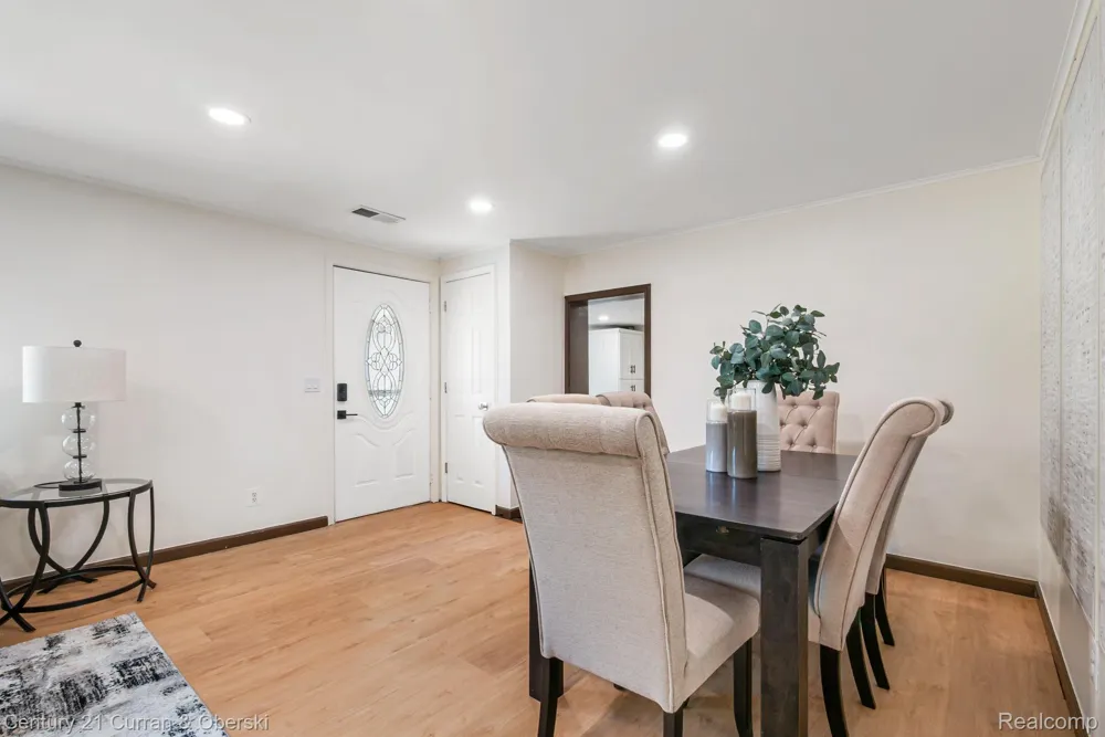 2374 Lakena Road West Bloomfield Charter Township, MI 48324