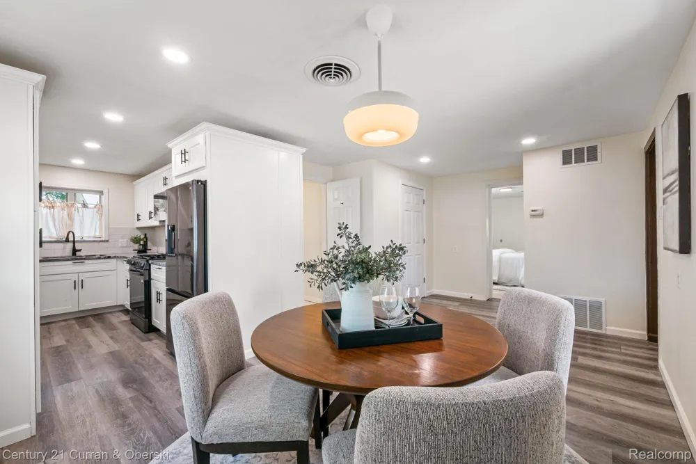 2374 Lakena Road West Bloomfield Charter Township, MI 48324