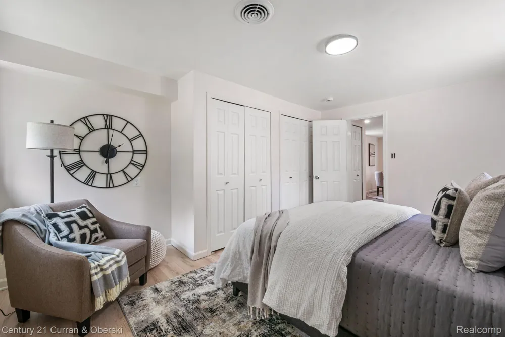2374 Lakena Road West Bloomfield Charter Township, MI 48324