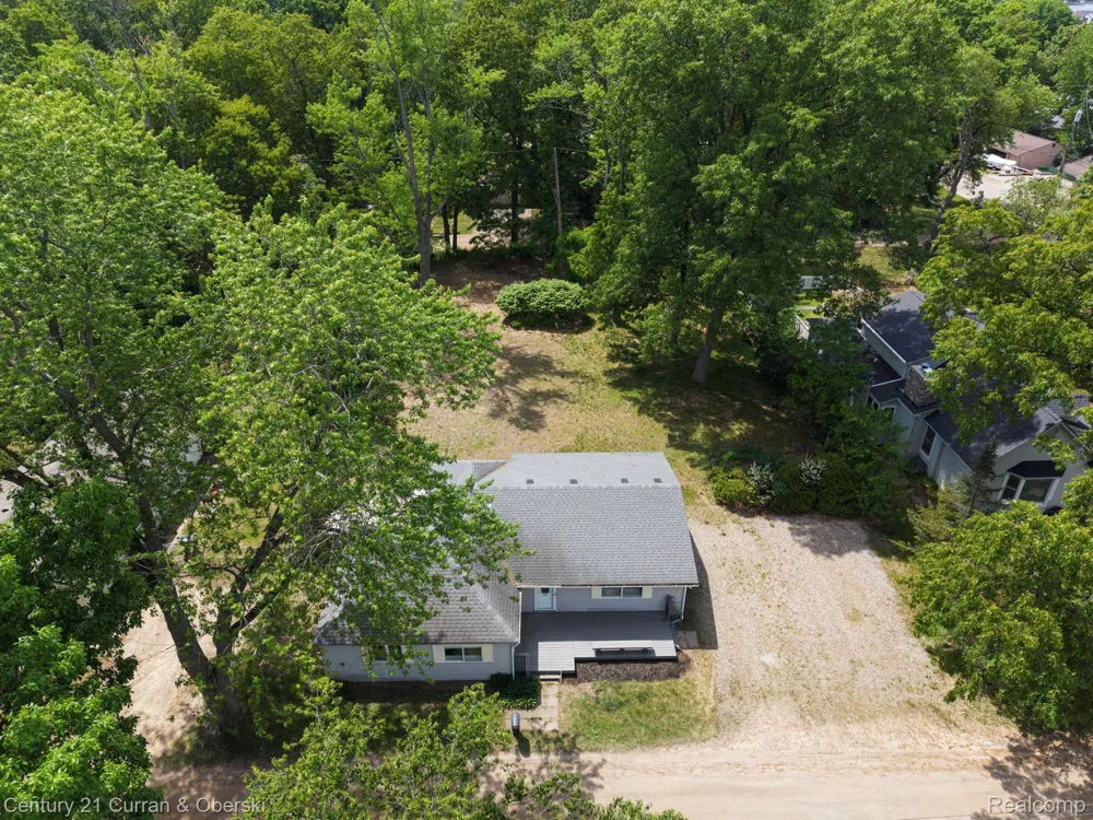 2374 Lakena Road West Bloomfield Charter Township, MI 48324