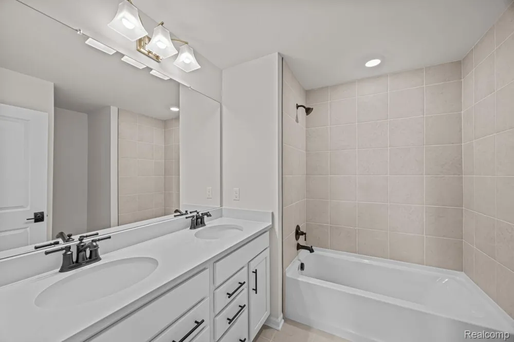 61904 Hevel Lane Washington Township, MI 48094
