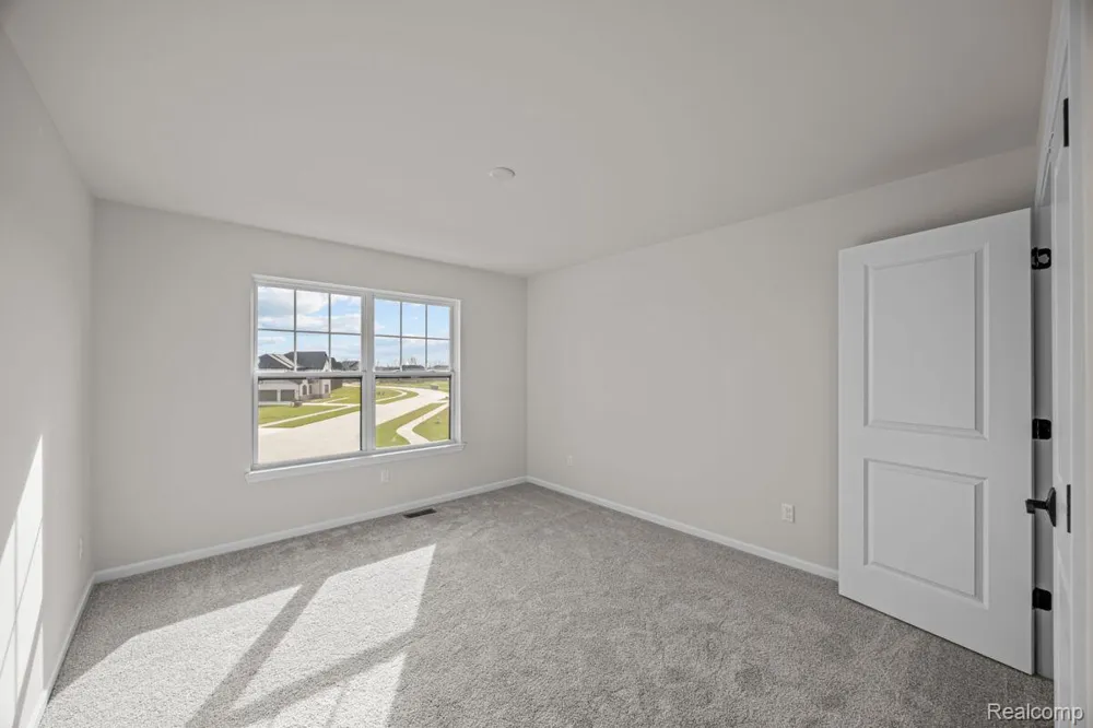 61904 Hevel Lane Washington Township, MI 48094