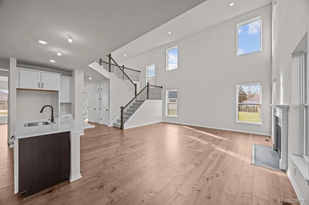 61904 Hevel Lane Washington Township, MI 48094